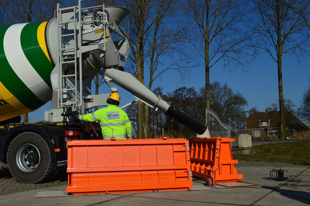 BETONBLOCKⓇ mallen voor het maken van robuuste wegscheidingen en vangmuren