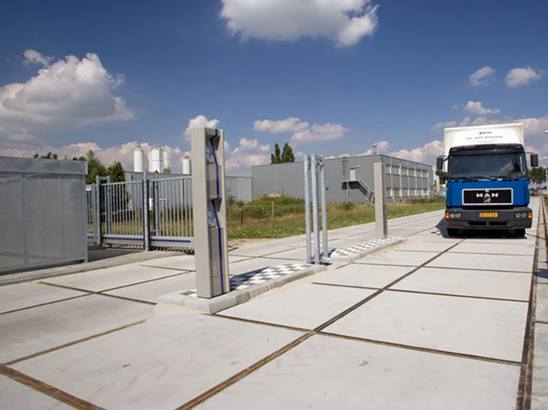 Milieuvriendelijke erfverharding met betonplaten, bestand tegen weersinvloeden
