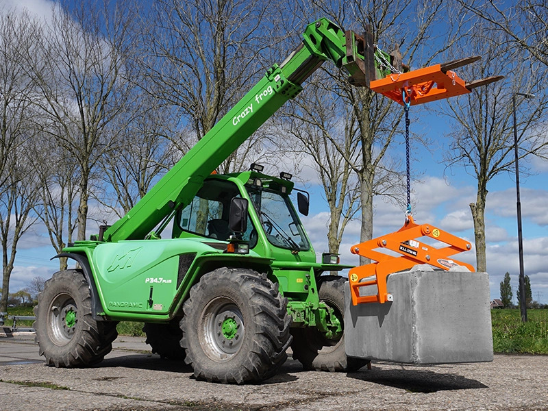 betonblock-handling-cla-lifting-concrete-block