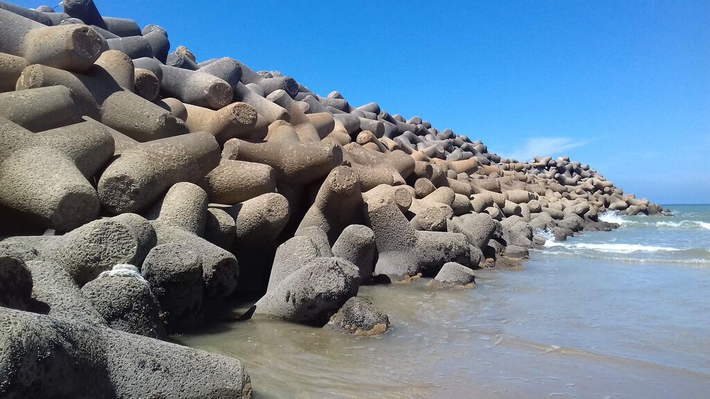 Coastal Engineering_Tetrapod (2)-min