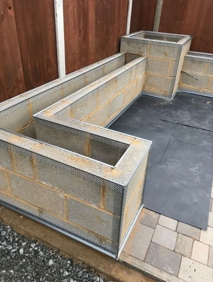 Concrete block planter