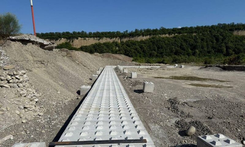 Producing concrete blocks on-site with Betonblock® moulds