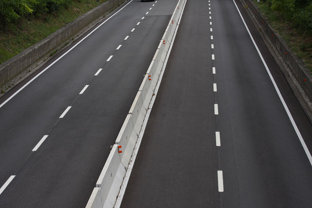 Betonblock-road-works-barrier-road-safety-highway